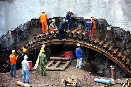 广安隧道钢花管支护案例